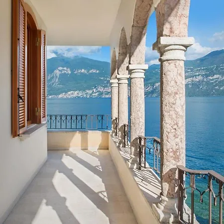 Francesca-grande In Riva Al Lago Brenzone sul Garda
